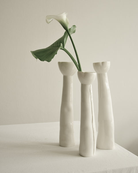 Bloom, vasi da fiori, porcellana bianca lavorata a mano | Disponibilità immediata