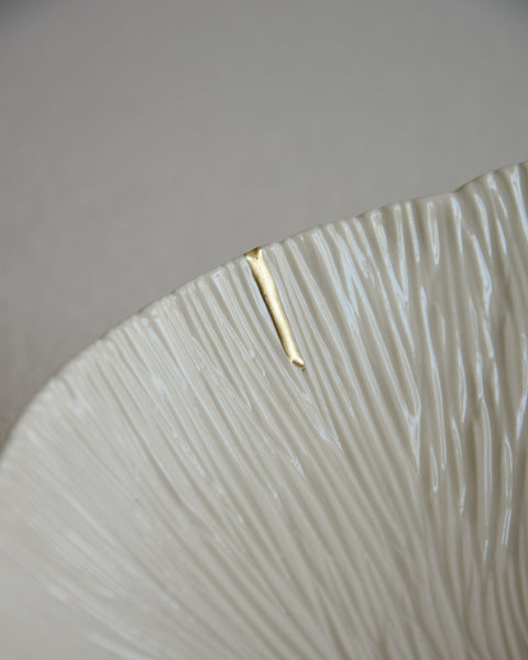 Maxi ciotola Kintsugi, porcellana bianca e foglia oro | disponibilità immediata