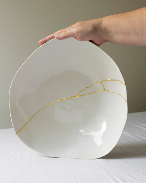 Maxi ciotola Kintsugi, porcellana bianca e foglia oro | disponibilità immediata