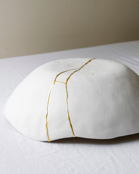 Maxi ciotola Kintsugi, porcellana bianca e foglia oro | disponibilità immediata