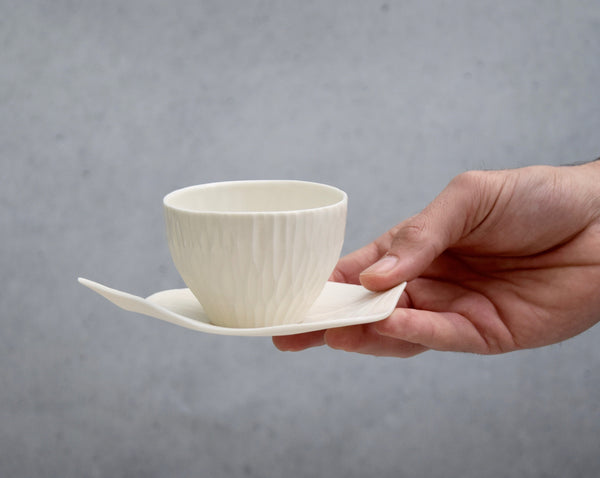 Tazzina da caffè con piattino-foglia, porcellana bianca | disponibilità immediata