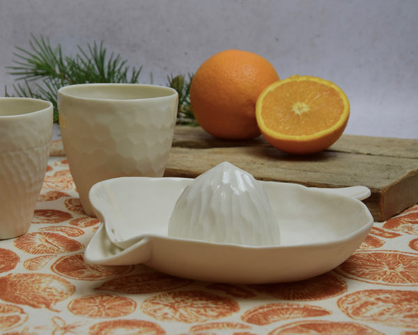 Orange-squeezer and cups, white porcelain | Ready to ship