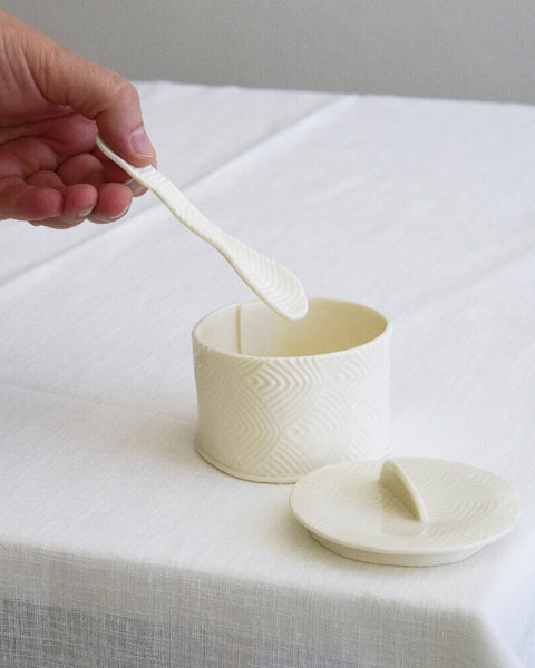 Sugar bowl with lid, white porcelain | Grafie collection