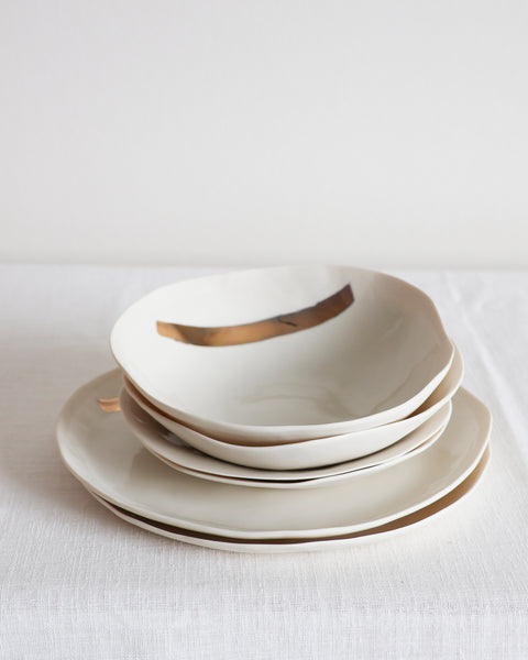 set di 6 piatti lustro oro | set of 6 plates with gold lustre