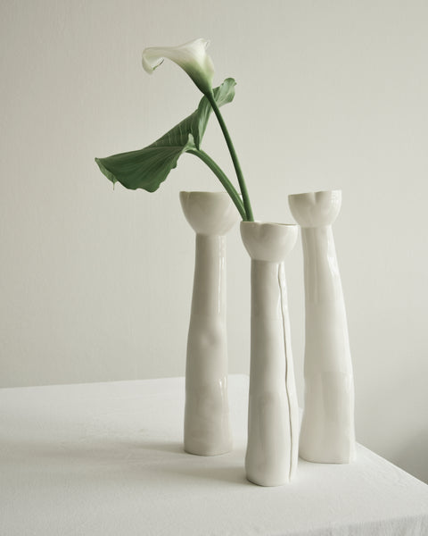 Bloom, vasi da fiori, porcellana bianca lavorata a mano | Disponibilità immediata