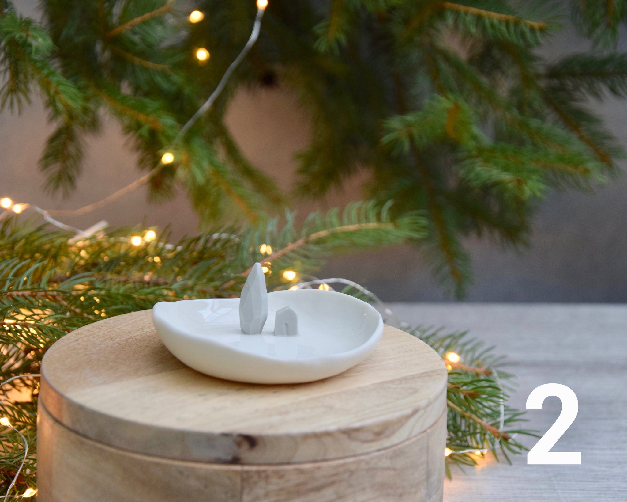 Ring dish with house and tree landscape, handmade porcelain | ready to ship